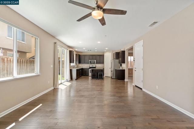 2436 Sienna Drive, Pittsburg CA: https://media.crmls.org/mediaz/99ac4e79-d53a-4432-88a9-9245dfbc93d9.jpg