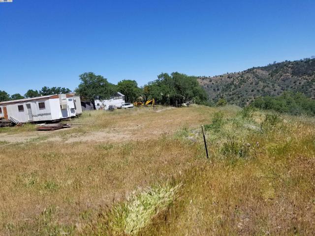 Image 7 of 30 For 19019 Mines Rd