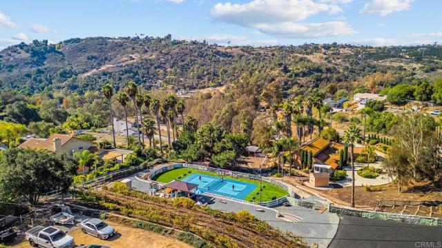 1569 Via Monserate, Fallbrook CA: https://media.crmls.org/mediaz/99acbd87-4dfe-4561-a969-228243426c59.jpg