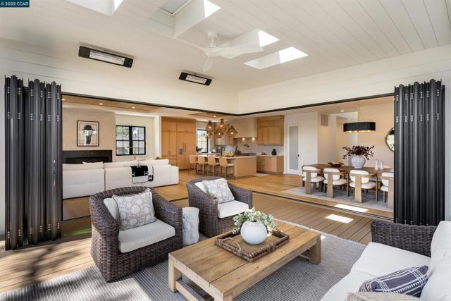 238 Cameo Dr, Danville CA: https://media.crmls.org/mediaz/99ad01a3-0a1f-47fe-aec8-54776eb52151.jpg