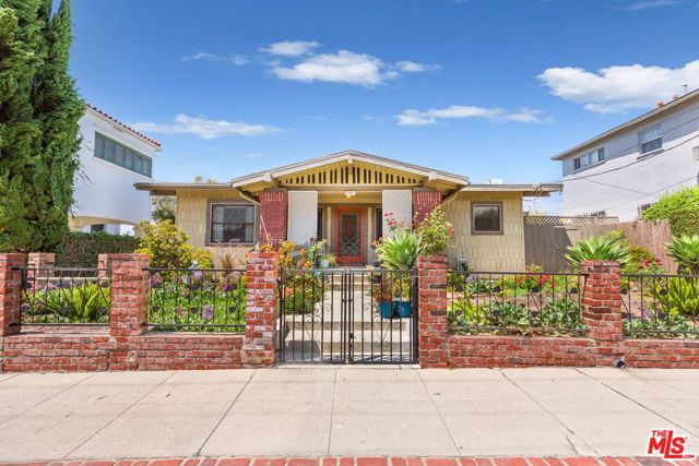 957 Manzanita Street, Los Angeles, California 90029, 2 Bedrooms Bedrooms, ,1 BathroomBathrooms,Single Family Residence,For Sale,Manzanita,24406747