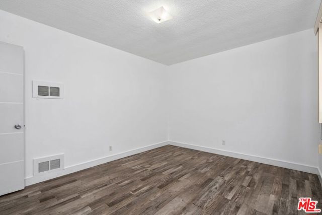 1657 Colby Avenue, Los Angeles CA: https://media.crmls.org/mediaz/99ad5bab-fe48-4c09-9dbc-a969a1f16909.jpg