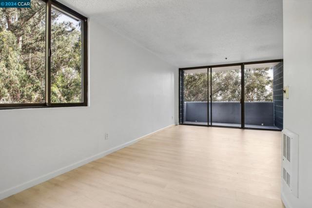 Image 2 of 36 For 555 Pierce St  840