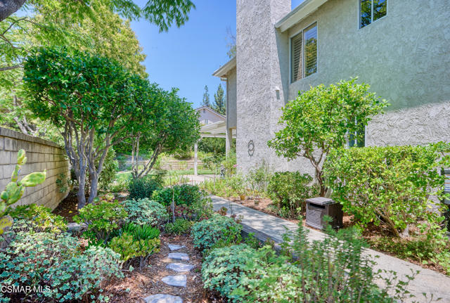 3041 Three Springs Drive, Westlake Village CA: https://media.crmls.org/mediaz/99ae37ff-bbe0-476d-bd74-4253672d737e.jpg