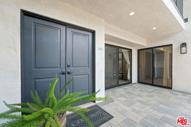 393 Huntley Drive, 1 photo 23