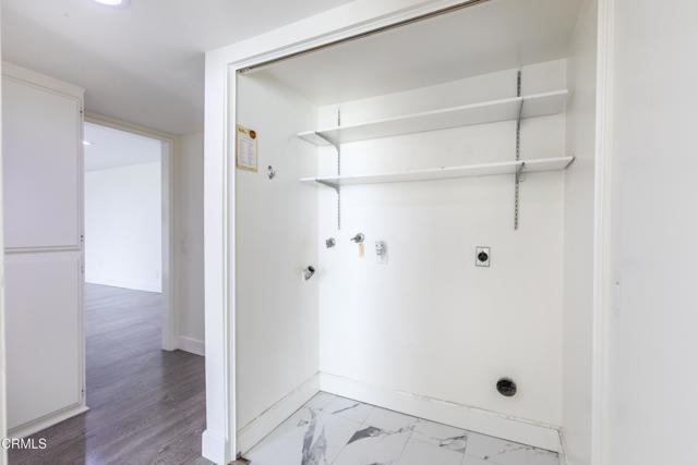 Detail Gallery Image 12 of 30 For 4041 via Marisol #210,  Los Angeles,  CA 90042 - 2 Beds | 2 Baths