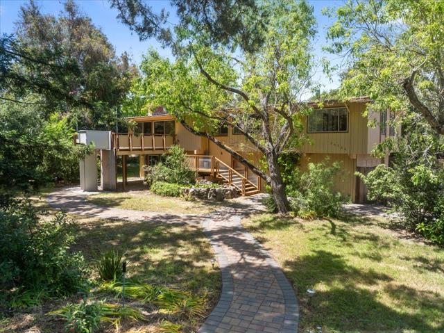 26388 Ginny Lane, Los Altos Hills CA: https://media.crmls.org/mediaz/99aece89-4c9d-44ec-8c84-8fd4da5e5df5.jpg