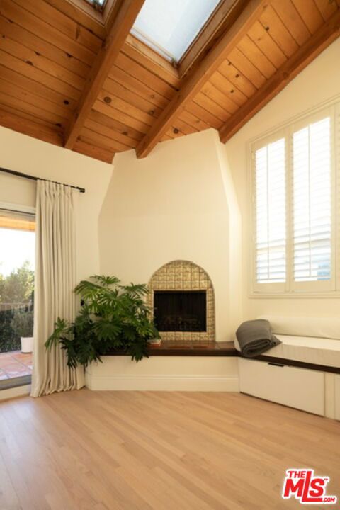 2880 Searidge Street, Malibu CA: https://media.crmls.org/mediaz/99af0d2d-2135-4962-9819-cfe1bc0ed113.jpg