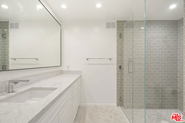 117 Ocean Way, Santa Monica CA: https://media.crmls.org/mediaz/99af20ad-2f59-4eab-b40d-8717c38e9f24.jpg