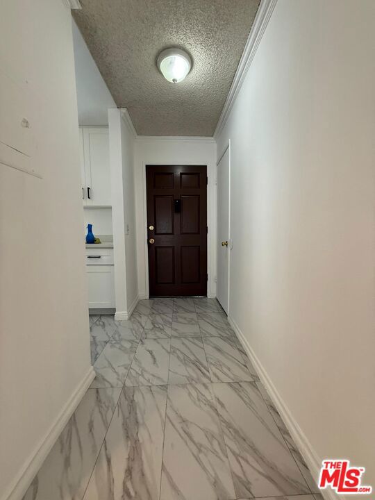 1038 Thompson Avenue, Glendale CA: https://media.crmls.org/mediaz/99b049c1-7345-4e48-8bf3-5b1b01887c9f.jpg