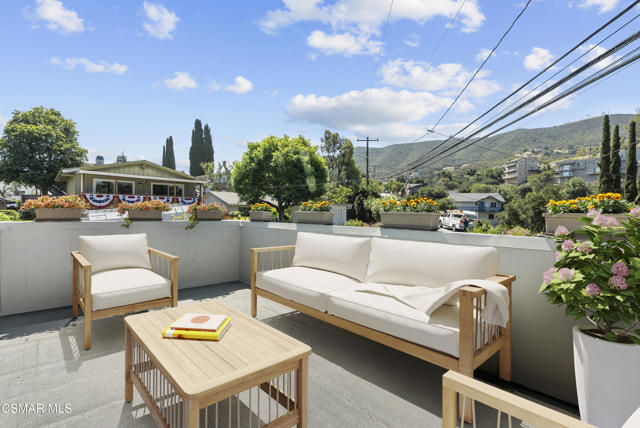 215 Pepper Road, Newbury Park CA: https://media.crmls.org/mediaz/99b05457-a713-4bdd-871a-a099a7145413.jpg