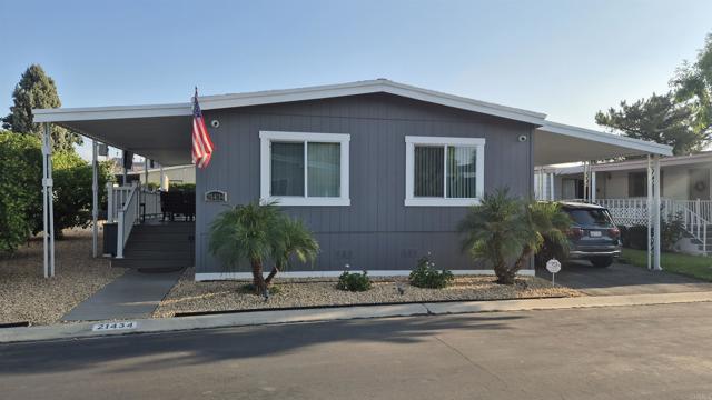 21434 Tumbleweed Way, Saugus CA: https://media.crmls.org/mediaz/99b0ba34-fcef-4581-821c-6fefe4bddfb8.jpg