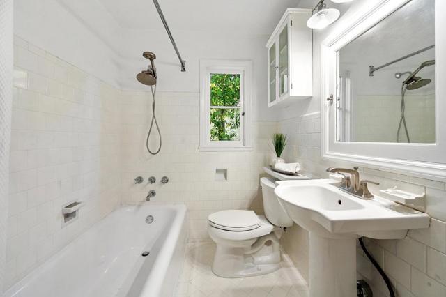 618 Occidental Avenue, San Mateo CA: https://media.crmls.org/mediaz/99b1128e-3cf0-49ae-936e-65a5b027ca37.jpg