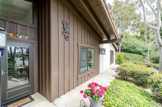 Detail Gallery Image 15 of 16 For 1165 Santa Helena Park Ct, Solana Beach,  CA 92075 - 2 Beds | 2/1 Baths
