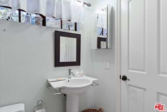 Drew Fenton | 1060 Chantilly Road Los Angeles CA | MLS: 7138387