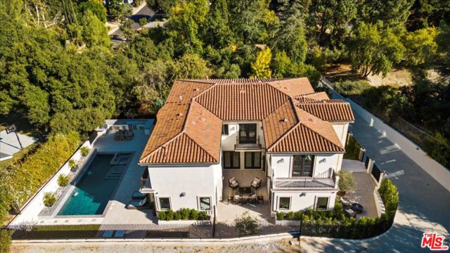 4351 Vanalden Avenue, Tarzana CA: https://media.crmls.org/mediaz/99b1b55b-297e-4531-9f72-b18552e56259.jpg