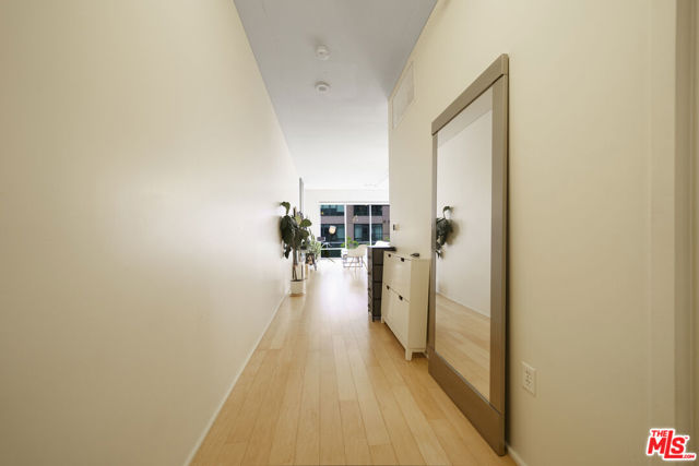 1100 S Hope Street, Los Angeles CA: https://media.crmls.org/mediaz/99b2188e-efb3-454c-abbd-47bad83bf7ab.jpg