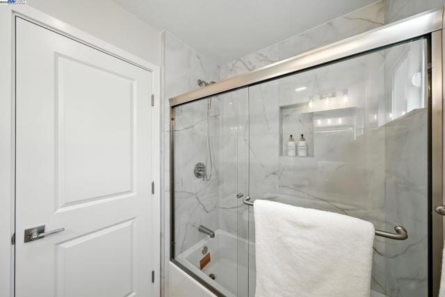 5525 Roosevelt Pl, Fremont CA: https://media.crmls.org/mediaz/99b22ba1-61fc-44b7-bab4-a35884da1989.jpg