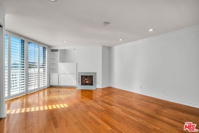 7301 Vista Del Mar, Playa del Rey CA: https://media.crmls.org/mediaz/99b278d0-be2a-4deb-970d-83345ad95bcb.jpg