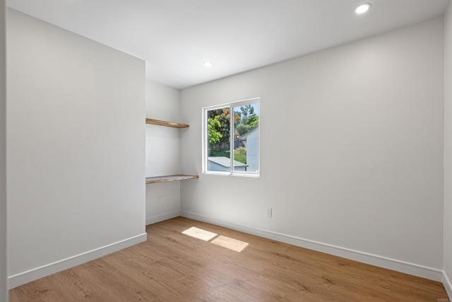 4687 Murat Ct, San Diego CA: https://media.crmls.org/mediaz/99b2af12-cf07-46bb-9007-142680cc1671.jpg