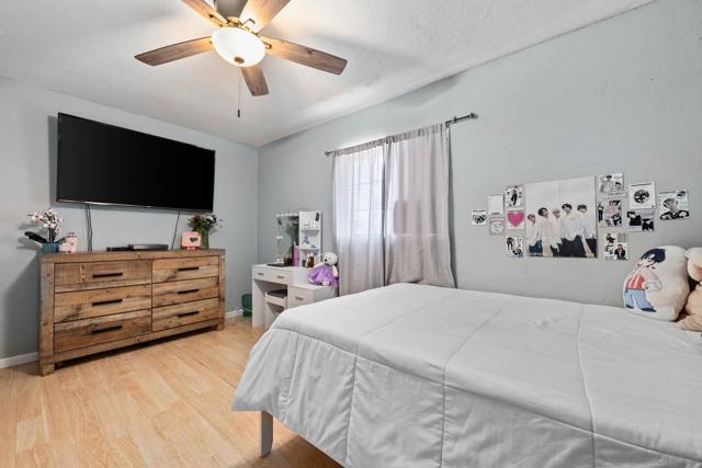 124 E View St, Fallbrook CA: https://media.crmls.org/mediaz/99b41930-4795-4983-ba16-39173e1f4cbd.jpg
