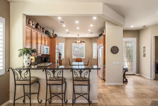 80132 Avenida Santa Olivia, Indio CA: https://media.crmls.org/mediaz/99b4689b-7a2d-453c-97f0-6800c3c6c302.jpg