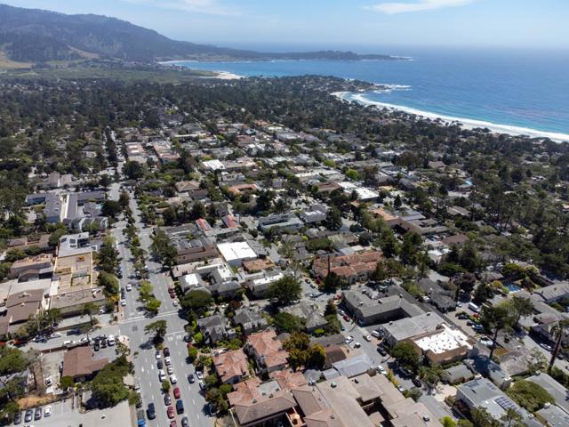 0 Mission 4 NW of 4th Street, Carmel CA: https://media.crmls.org/mediaz/99b51779-9411-4387-9d6d-94d314816540.jpg