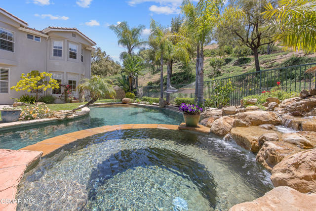 3269 Morning Ridge Avenue, Thousand Oaks CA: https://media.crmls.org/mediaz/99b54014-1ac2-43a1-9159-56abd2072e68.jpg