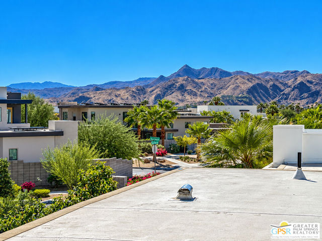 141 Blue Moon Drive, Palm Springs, CA 92262