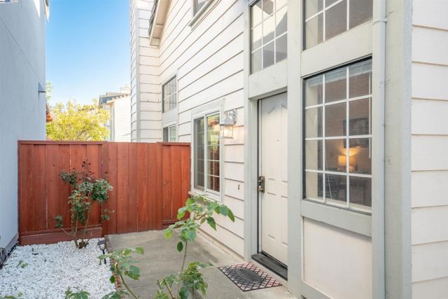 Image 3 of 33 For 15822 Devonwood Way