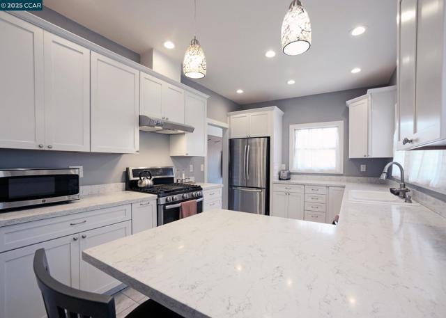 1331 Court Street, Martinez CA: https://media.crmls.org/mediaz/99b6bc93-bd9a-4f9f-a1ac-8f2798761bb6.jpg