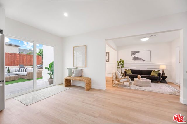 5722 Valley Ridge Avenue, Los Angeles CA: https://media.crmls.org/mediaz/99b71407-95af-4146-b6d0-24cf0c179c09.jpg