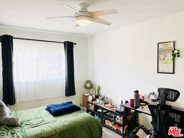 5511 Smiley Drive, Los Angeles CA: https://media.crmls.org/mediaz/99b92bea-b100-438d-a617-acfb13cb8399.jpg