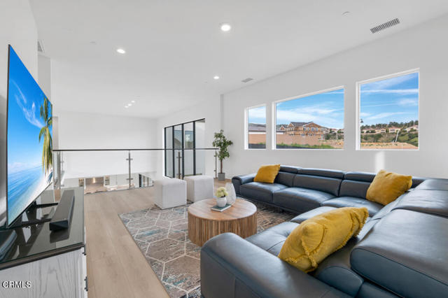 Detail Gallery Image 37 of 61 For 11944 N Red Hawk Ln, Porter Ranch,  CA 91326 - 5 Beds | 5 Baths