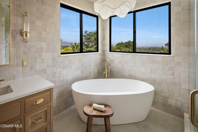 24005 Clarington Drive, West Hills CA: https://media.crmls.org/mediaz/99b9a529-25eb-4480-bd5b-1d8e51f174a5.jpg