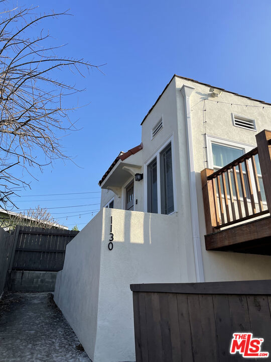 1130 Laveta Terrace