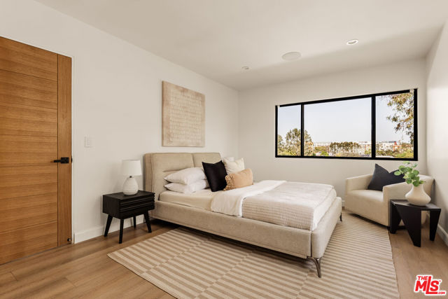 5931 Abernathy Drive, Los Angeles CA: https://media.crmls.org/mediaz/99bb8763-2128-4c09-a09f-1af58dd1a1bb.jpg