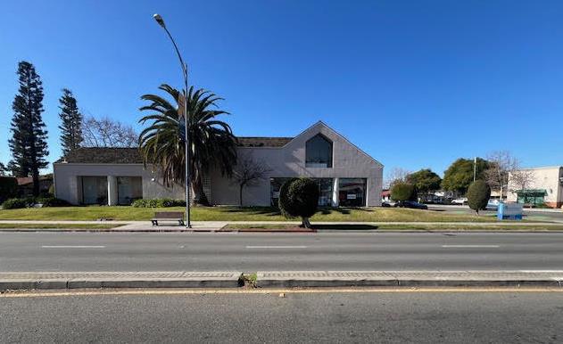 225 N Bascom Avenue, San Jose CA: https://media.crmls.org/mediaz/99bbf596-1a46-424f-9a4f-1679ec4e6744.jpg