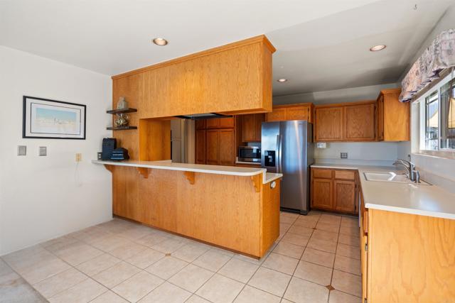 Detail Gallery Image 10 of 34 For 425 E Dougherty St, Fallbrook,  CA 92028 - 4 Beds | 2/1 Baths