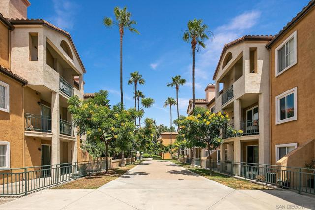 1950 CAMINO DE LA REINA, San Diego CA: https://media.crmls.org/mediaz/99bc6579-1021-4461-9af2-353dc96b70cc.jpg
