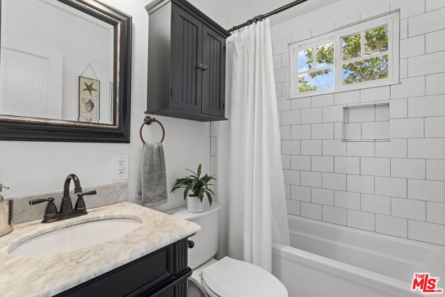 2500 Armour Lane, Redondo Beach, California 90278, 3 Bedrooms Bedrooms, 0 ,2 BathroomsBathrooms,Residential,For Sale,Armour,0,26853721