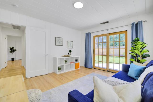 667 Cuesta Drive, Los Altos CA: https://media.crmls.org/mediaz/99bcc9ae-2437-4de1-a08a-31c2fc5660a3.jpg