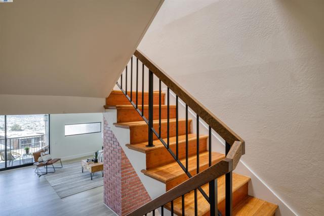 17 Ora Way, San Francisco CA: https://media.crmls.org/mediaz/99bccd72-c6cc-41e2-947e-19f40b9c6e4a.jpg
