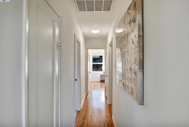 15377 Churchill St, San Leandro CA: https://media.crmls.org/mediaz/99bd53b7-6adc-4da0-b8e5-a43e582fe8d9.jpg