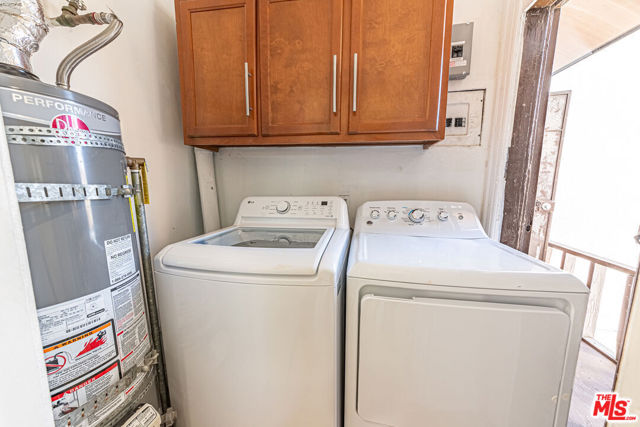 801 N Alexandria Avenue, Los Angeles CA: https://media.crmls.org/mediaz/99bf097e-42f5-4437-ad4f-4b5f0f04c50d.jpg