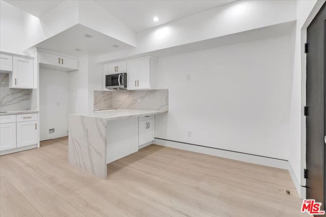 5561 1/2 El Canon Avenue, Woodland Hills CA: https://media.crmls.org/mediaz/99bfaa11-d2df-4fe8-a618-0c2cb2f2b718.jpg