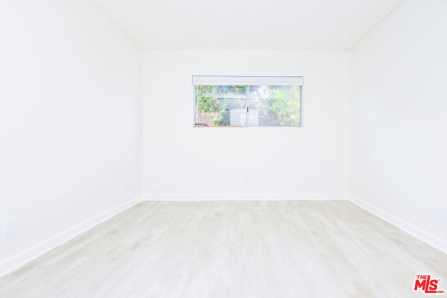 2602 Carnegie Lane, Redondo Beach CA: https://media.crmls.org/mediaz/99bff963-9d1e-4da5-93d3-ee0d8c9967bc.jpg