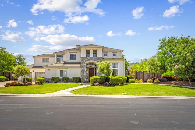 531 Via Vaquero Sur, San Juan Bautista CA: https://media.crmls.org/mediaz/99c0177c-543d-47e4-8671-fd673979c323.jpg