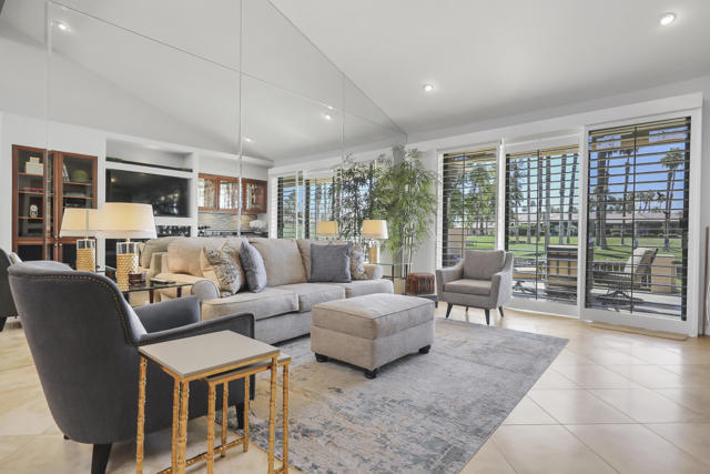 76099 Impatiens Circle, Palm Desert CA: https://media.crmls.org/mediaz/99c06ff8-4699-4819-8148-ff95094f7dda.jpg