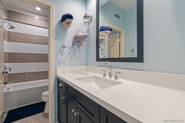 2848 Camino Serbal, San Diego CA: https://media.crmls.org/mediaz/99c09e4e-99d7-4d51-9116-4b26a43e536b.jpg